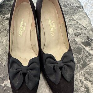 Sax Fifth Ave Black Heels with Bow size 7.5